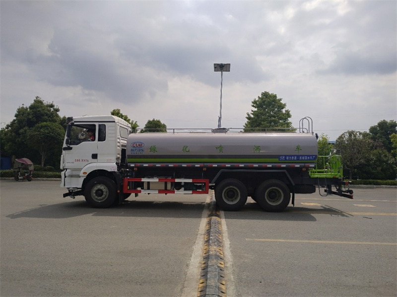 國(guó)六陜汽德龍M300后八輪 20噸 灑水車(chē)