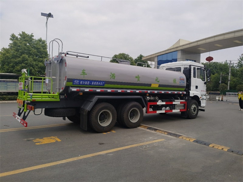 國(guó)六陜汽德龍M300后八輪 20噸 灑水車(chē)